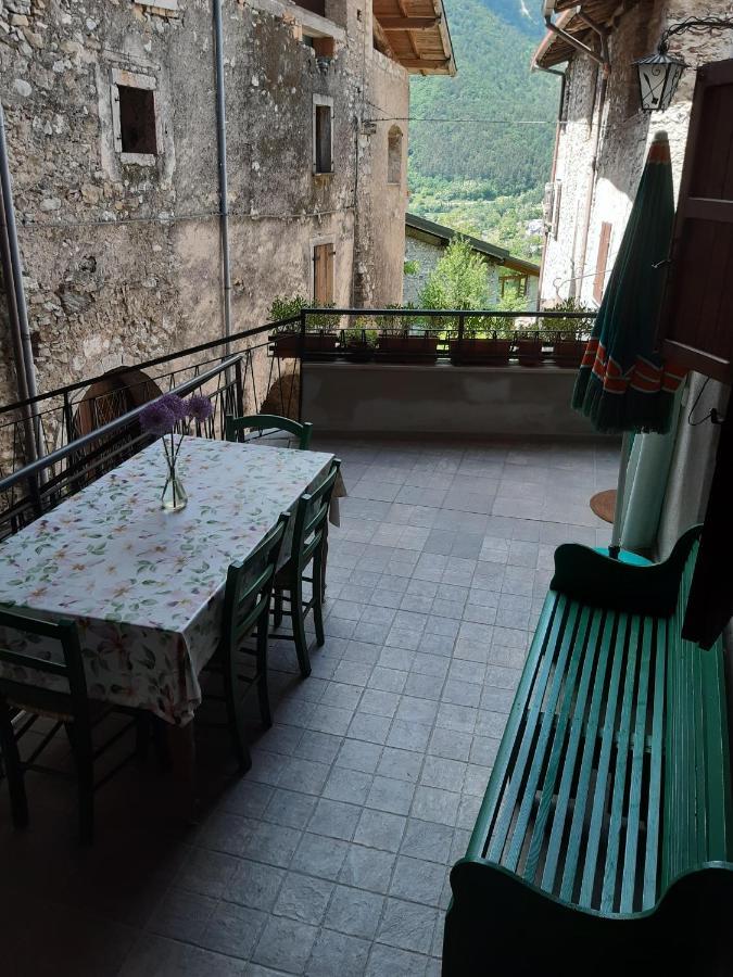 Ca' Berti Appartamento Con Terrazza Ville Del Monte Tenno Kültér fotó